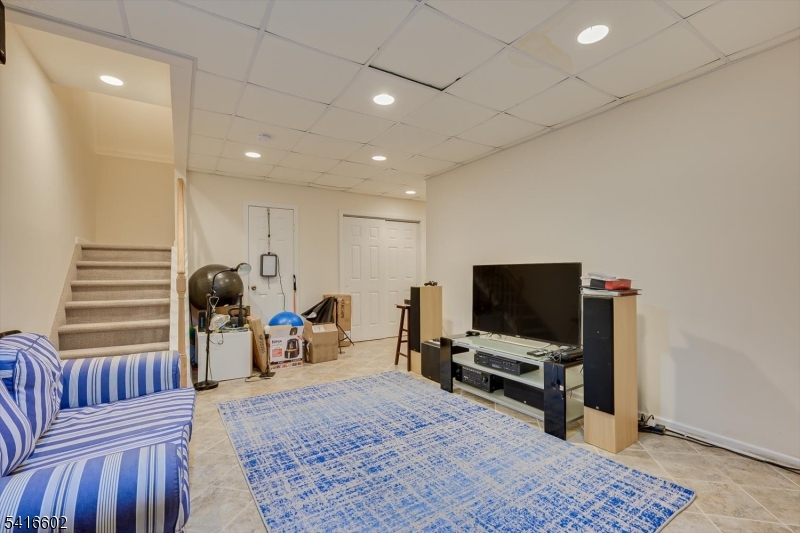 Montgomery Manor - Residential