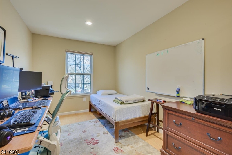 Montgomery Manor - Residential