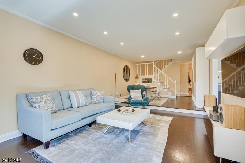 Montgomery Manor - Residential