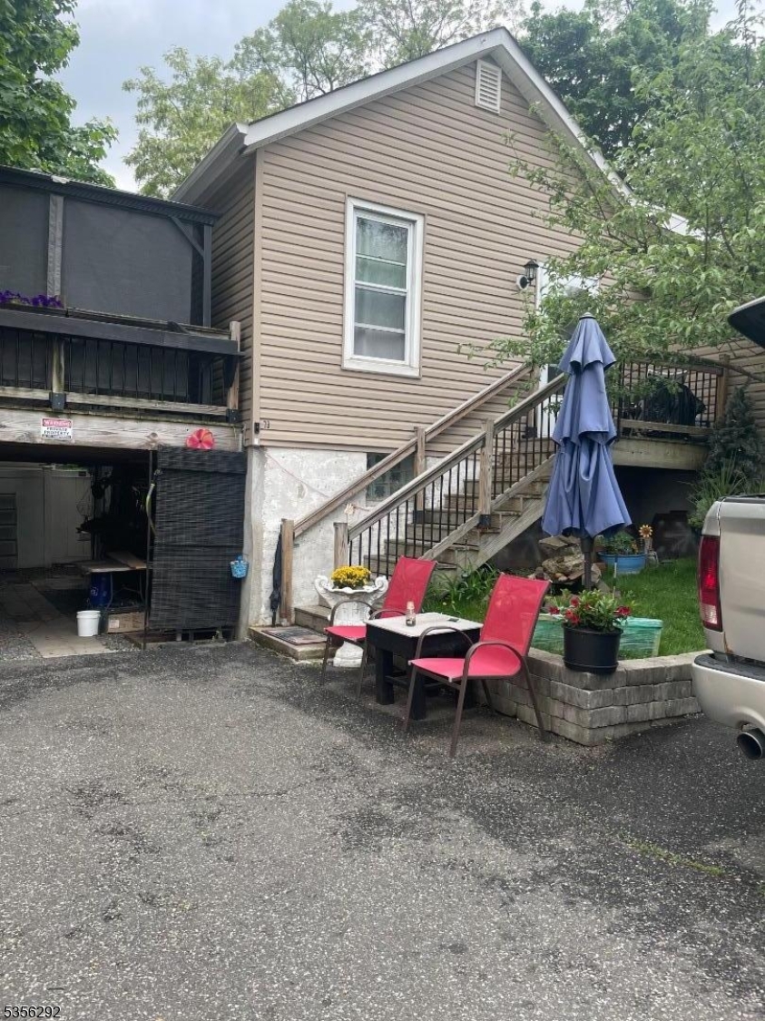 73 Garret St