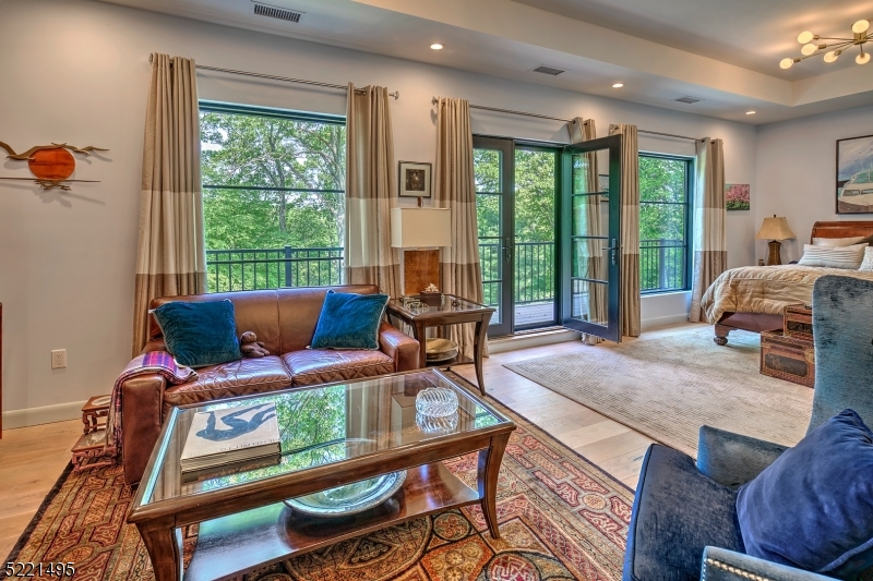 Round Top - Residential