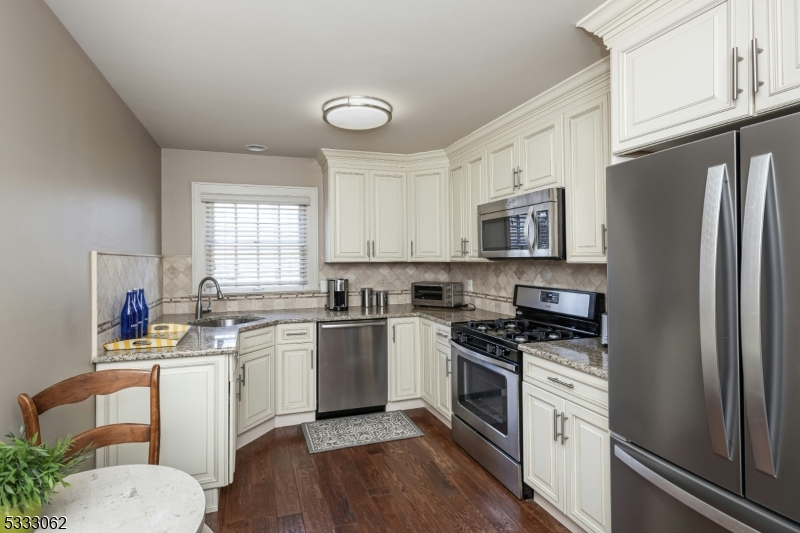 Coveted Cul-de-Sac - Residential