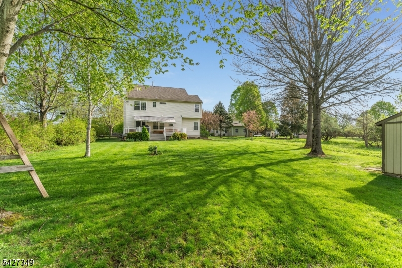 VILLAGE SQUARE - Residential