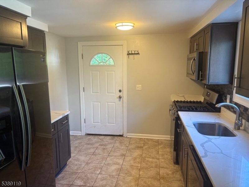 New Providence Boro, New Jersey 07974, United States, 3 Bedrooms Bedrooms, ,2 BathroomsBathrooms,Residential,Active,223824