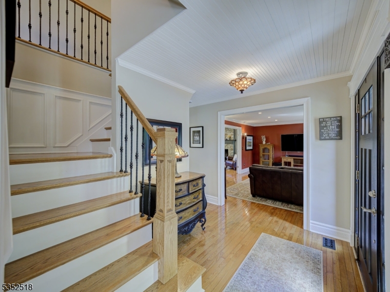 5 Honeysuckle Way