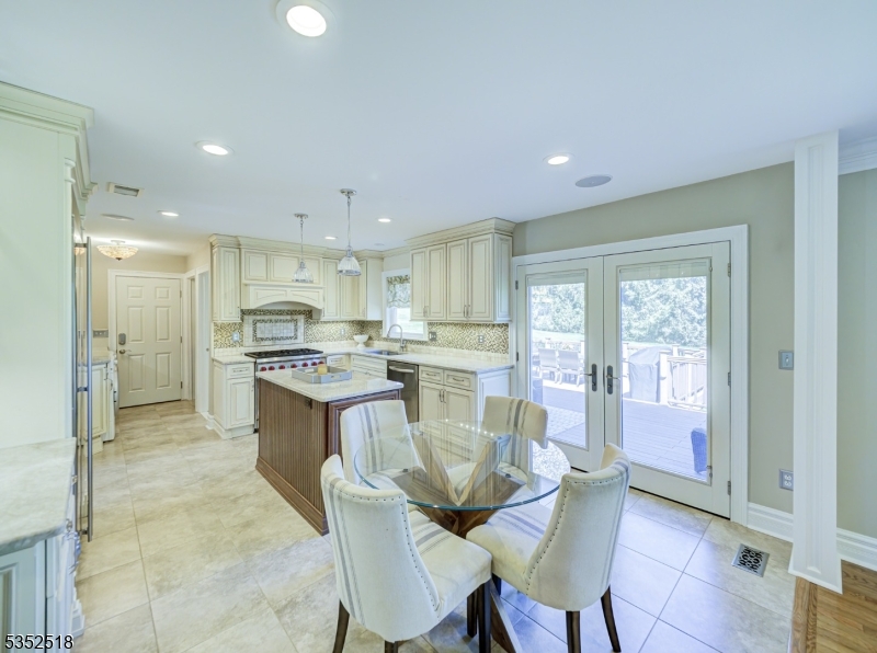 5 Honeysuckle Way