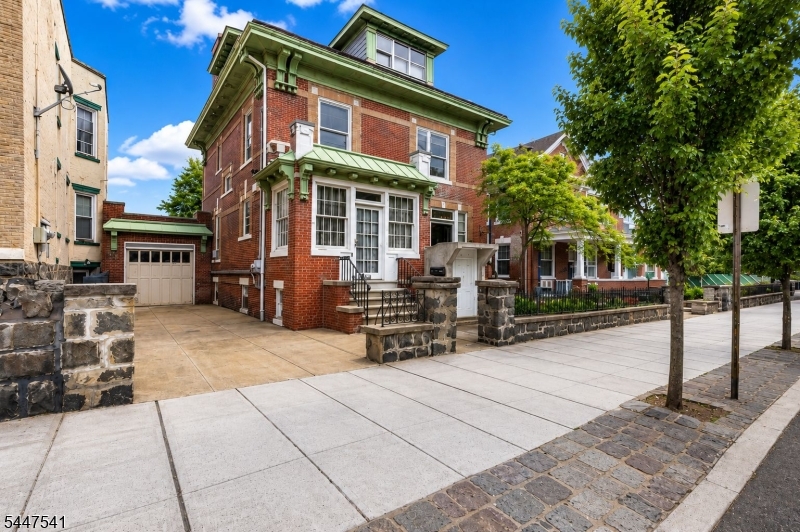 Photo 1 of 43 — 204 Palisade Ave, Union City, NJ 07087