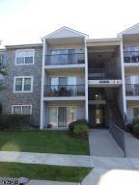Photo 1 of 17 — 201 ROBERTSON WAY, Lincoln Park Boro, NJ 07035