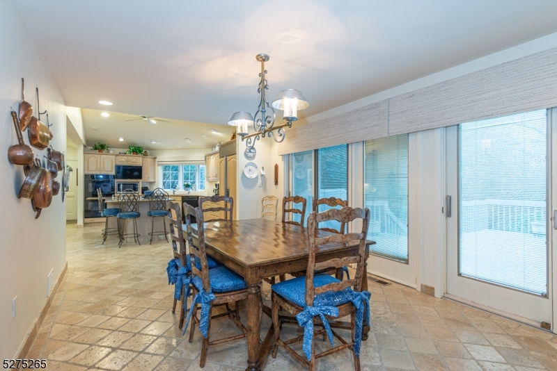 RIKER HILL - Residential