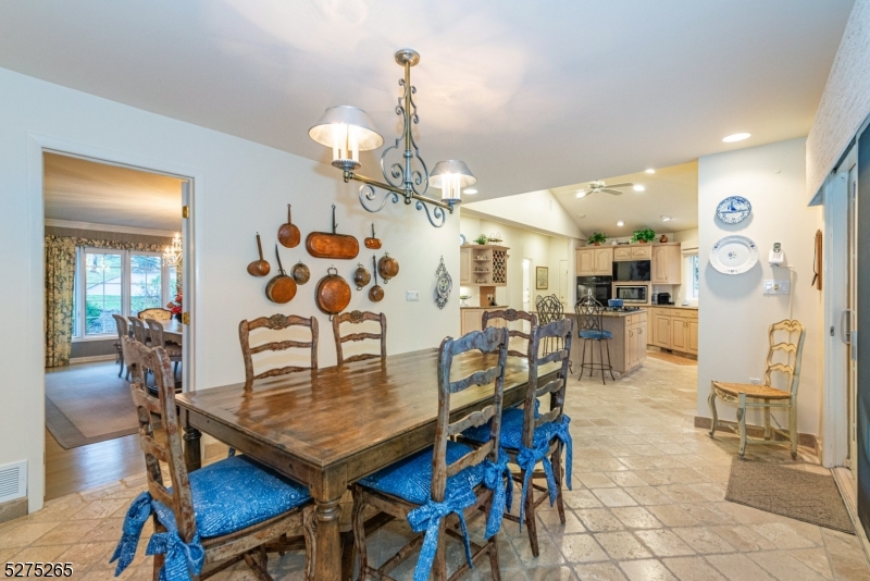 RIKER HILL - Residential