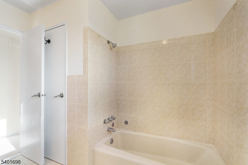 Mountain View Manor - Residential