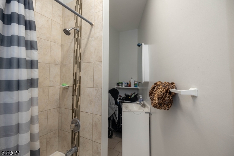 Elizabeth Port - Commercial Sale