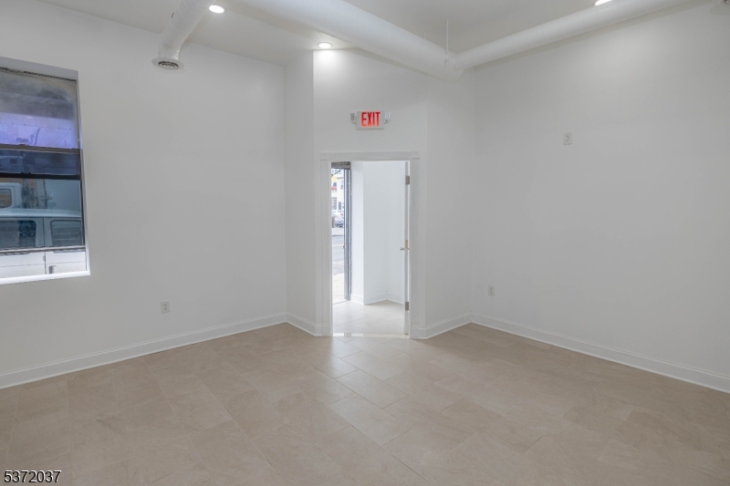 Elizabeth Port - Commercial Sale