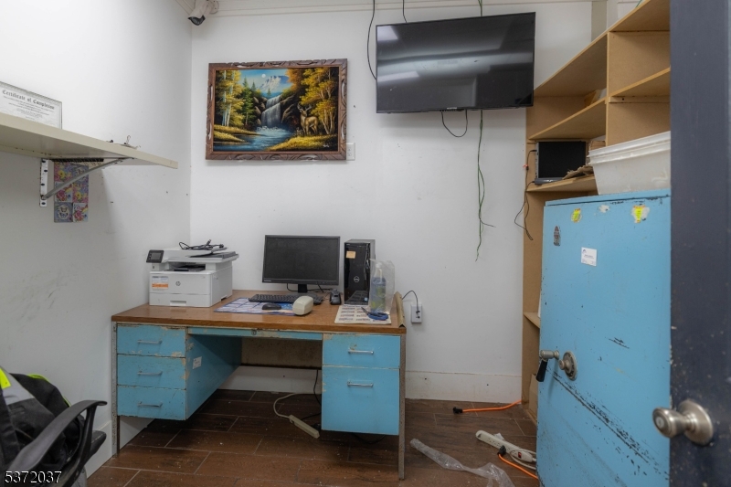 Elizabeth Port - Commercial Sale