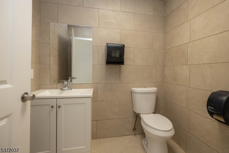 Elizabeth Port - Commercial Sale