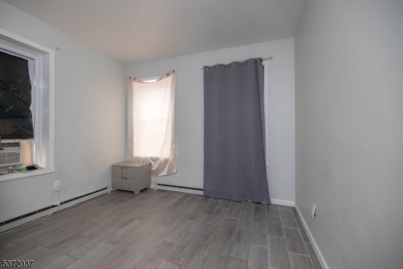 Elizabeth Port - Commercial Sale