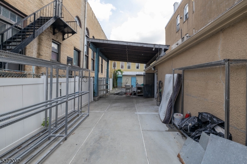 Elizabeth Port - Commercial Sale