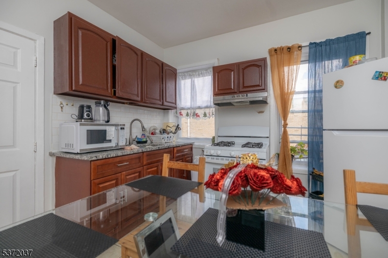 Elizabeth Port - Commercial Sale