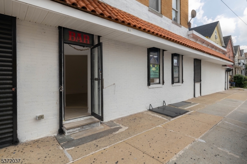 Elizabeth Port - Commercial Sale