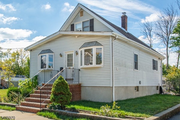 31 ZELIFF AVE, LITTLE FALLS, NJ 07424 - Image c50d9f6fc11bae8a18c58dbe8adb0157/1746968635