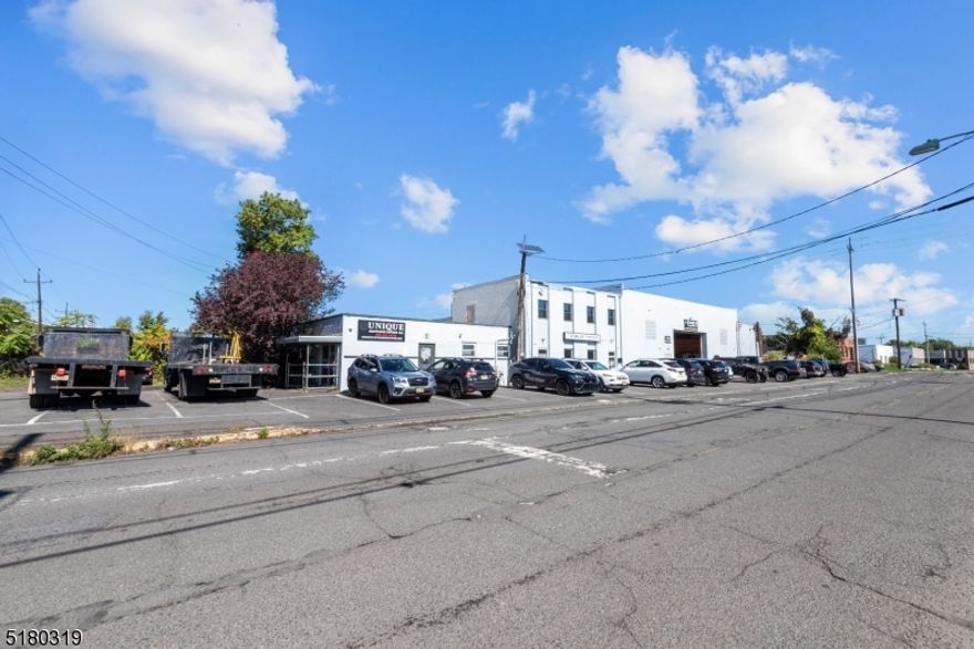 Large industrial property in great location