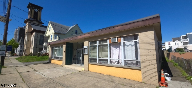 Marina District - Commercial Sale
