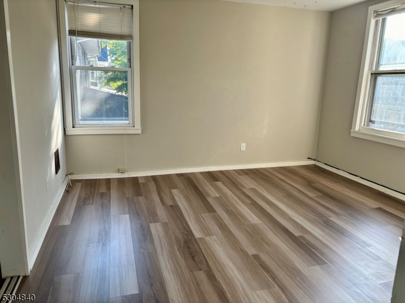 DOWNTOWN - Residential Lease