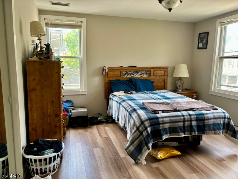 DOWNTOWN - Residential Lease