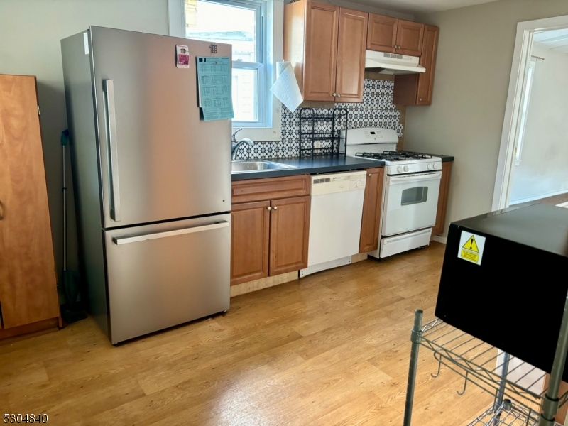 DOWNTOWN - Residential Lease