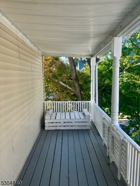 DOWNTOWN - Residential Lease