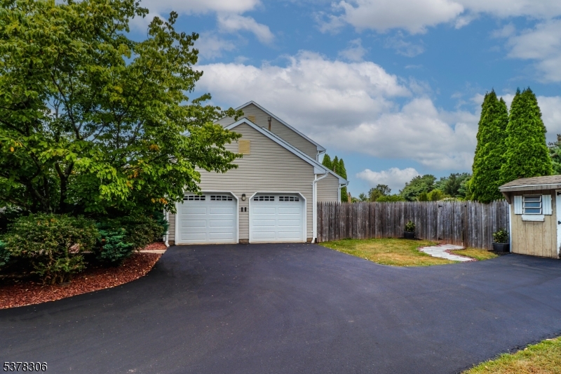 WILDFLOWER RIDGE - Residential