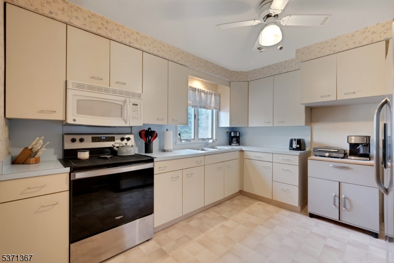 Near Four Corners - Residential