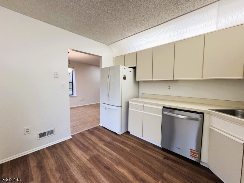 SOCIETY HILL III - Residential