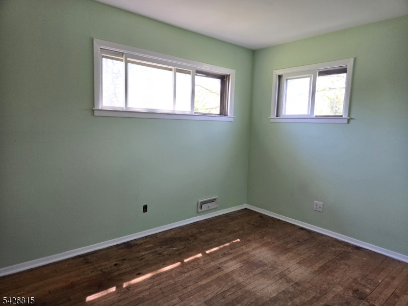 POMPTON PLAINS NO FLOOD - Residential