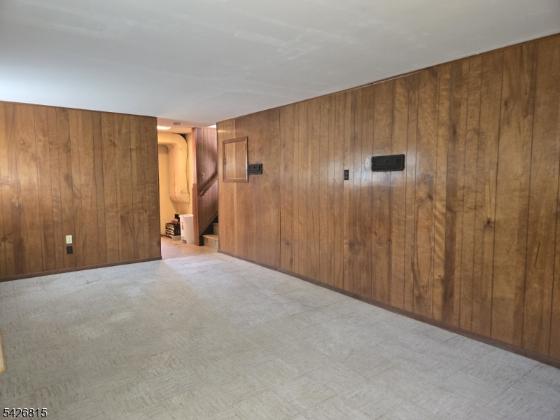 POMPTON PLAINS NO FLOOD - Residential