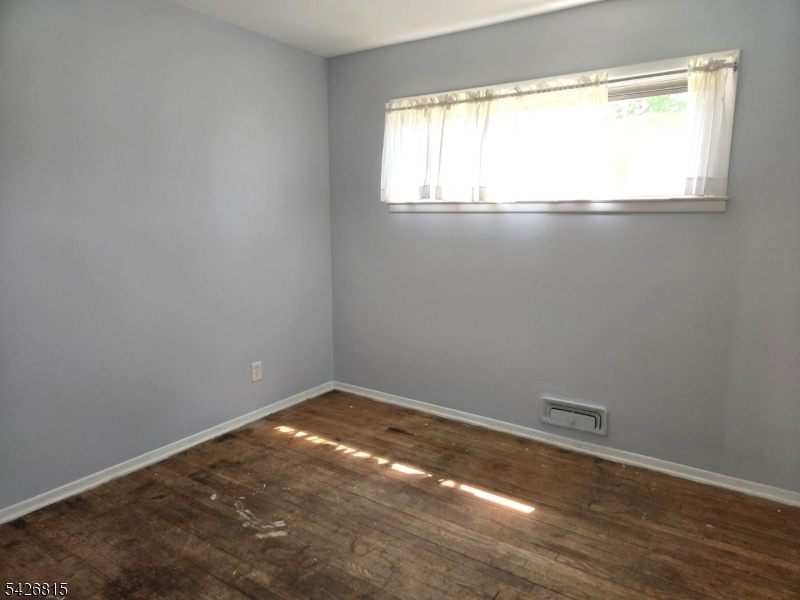 POMPTON PLAINS NO FLOOD - Residential