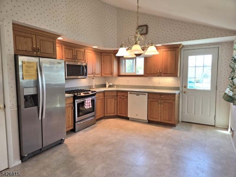 POMPTON PLAINS NO FLOOD - Residential