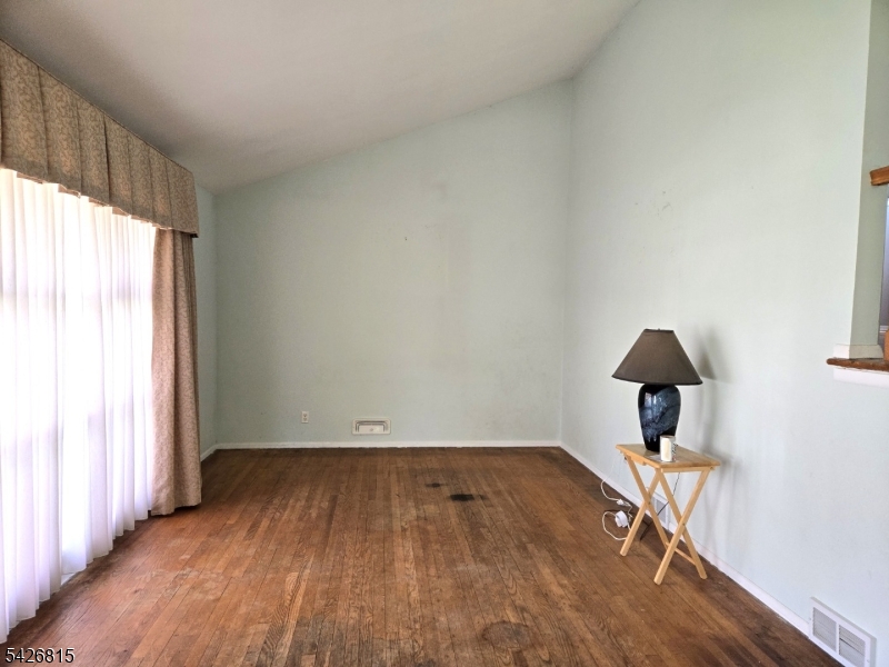 POMPTON PLAINS NO FLOOD - Residential