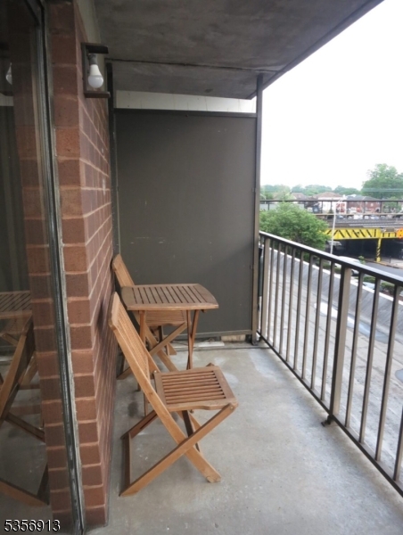 10 N Wood Ave 308