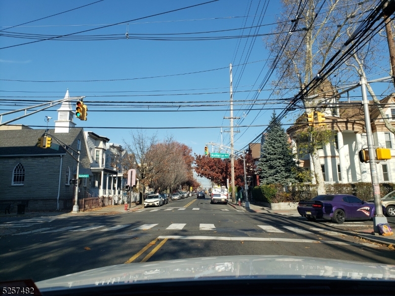 141 Manhattan Ave