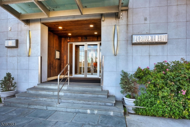 Zephyr Lofts - Residential