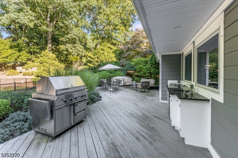 Riker Hill - Residential