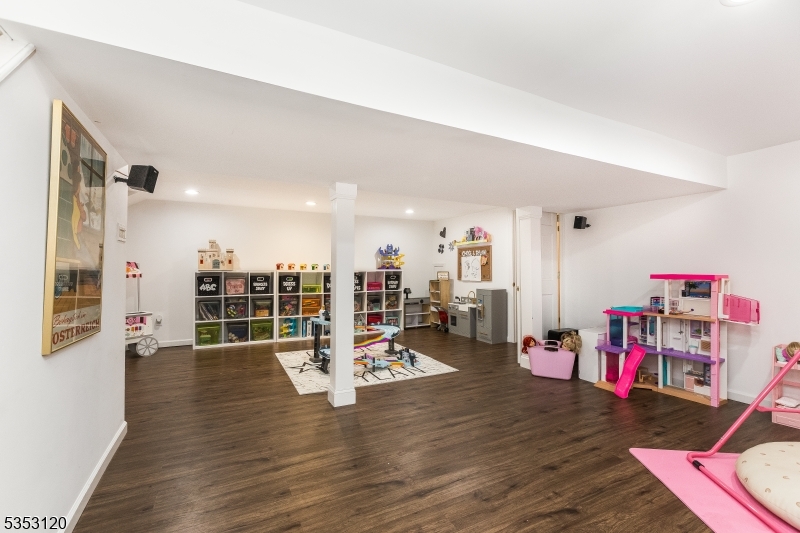 Riker Hill - Residential