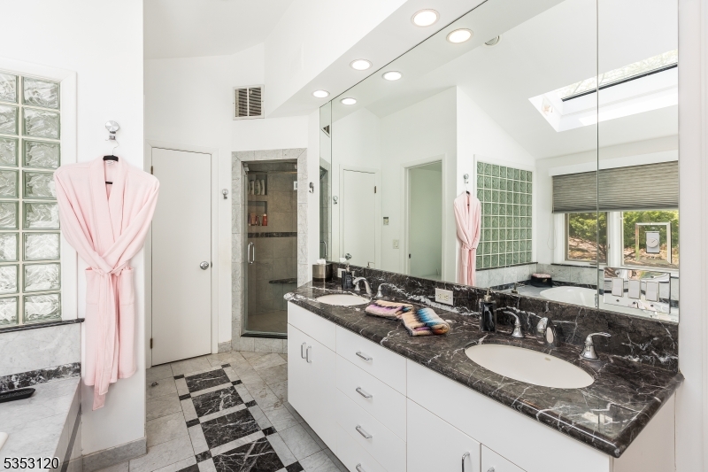 Riker Hill - Residential