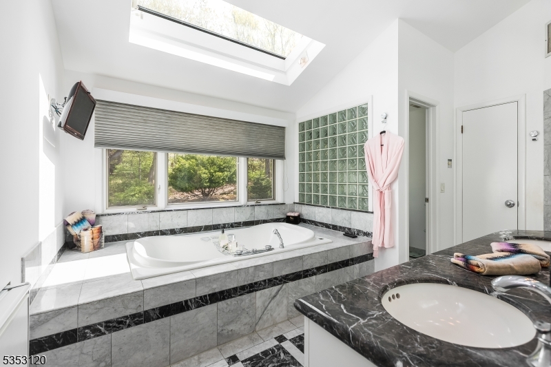 Riker Hill - Residential