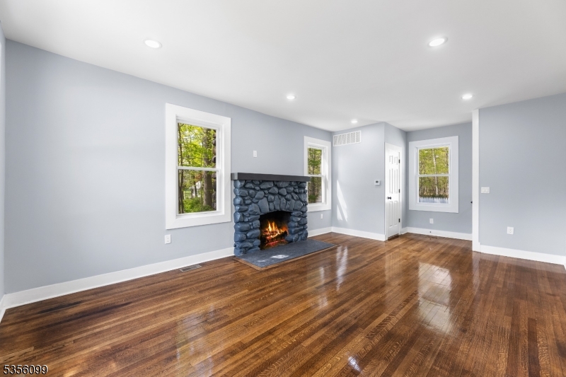 19 Oak Rd