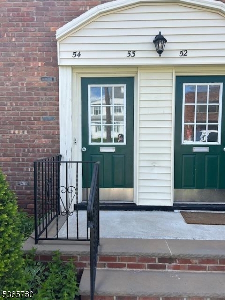 Caldwell Boro Twp., New Jersey 07006, United States, 1 Bedroom Bedrooms, ,1 BathroomBathrooms,Residential,Pending,153664