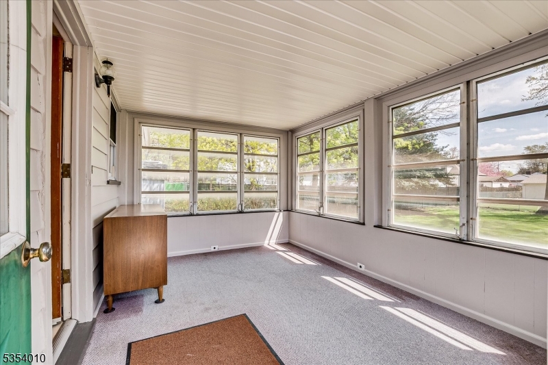 South Plainfield Boro, New Jersey 07080, United States, 4 Bedrooms Bedrooms, ,2 BathroomsBathrooms,Residential,Pending,119076