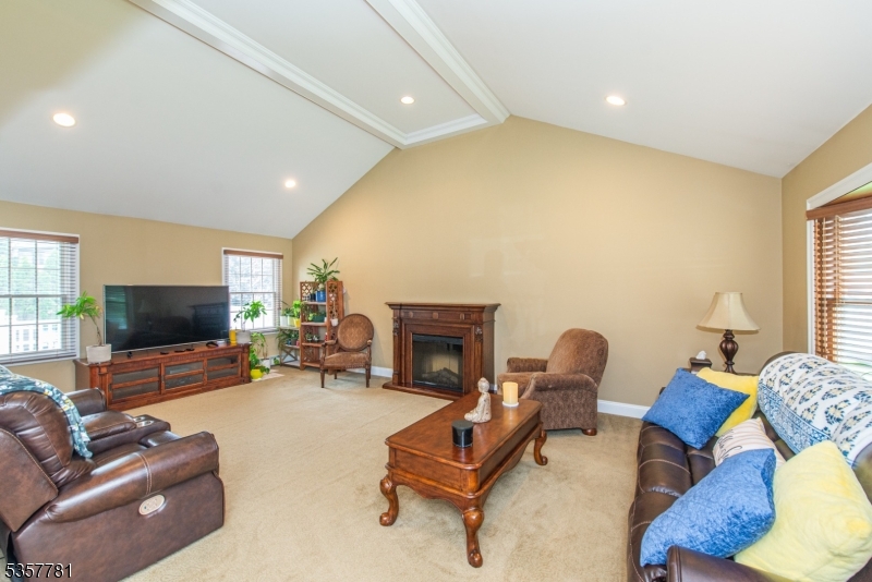 4 Malcolm Dr