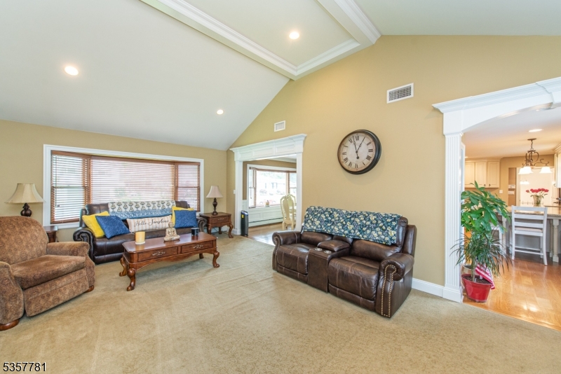 4 Malcolm Dr